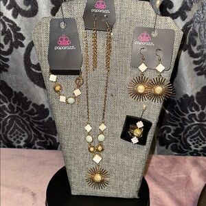 Paparazzi 4 piece fashion fix set